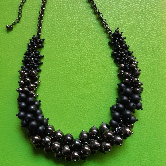 Black Pearl Style Necklace - Picture 4 of 5